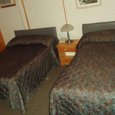 Dreamland Motel Moose Jaw Exterior foto